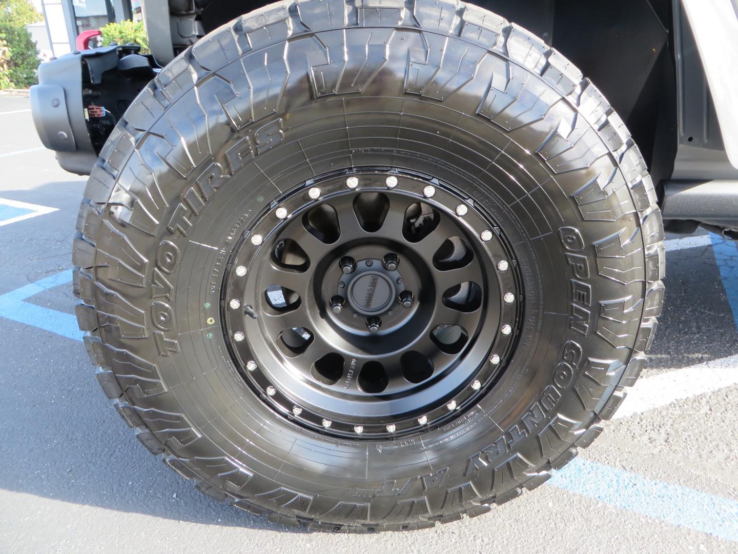 2020 Jeep Gladiator Rubicon (1C6JJTBG1LL) with an 3.6L V6 DOHC 24V engine, automatic transmission, located at 2630 Grass Valley Highway, Auburn, CA, 95603, (530) 508-5100, 38.937893, -121.095482 - Loaded Rubicon Gladiator with all of the goods. 3" JKS suspension, Fox Shocks, 37" Toyo tires, !7" Method wheels, American Adventure lab inner fender liners and slim line fender kits. - Photo#10